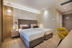 Superior Double or Twin Room | Minibar, desk, iron/ironing board, free WiFi - Gloria Palace Hotel (Golem)
