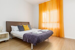 1 bedroom, iron/ironing board, free WiFi, bed sheets - Front row seats for the Barcelona Show (Barcelona)