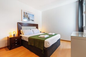 3 chambres, fer et planche à repasser, accès au Wi-Fi (inclus)