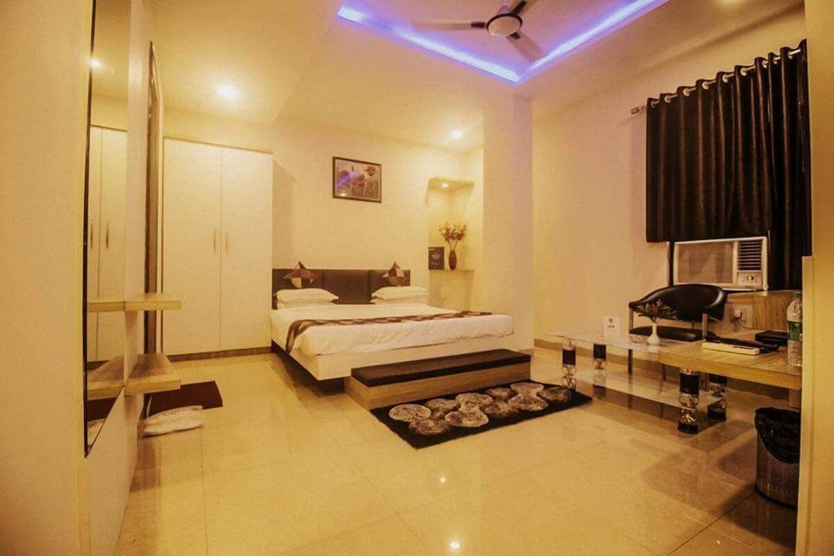 Family Room | WiFi (free)