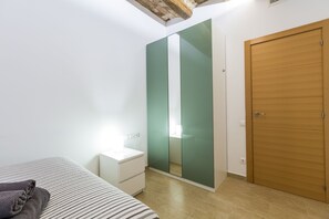 3 Schlafzimmer, Schreibtisch, Bügeleisen/Bügelbrett, kostenloses WLAN