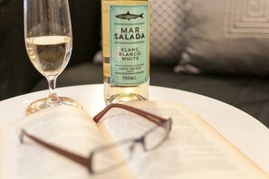 Food and drink - Stylish and comfortable, this 2 bedroom flat is located in the heart of the city (Barcelona)