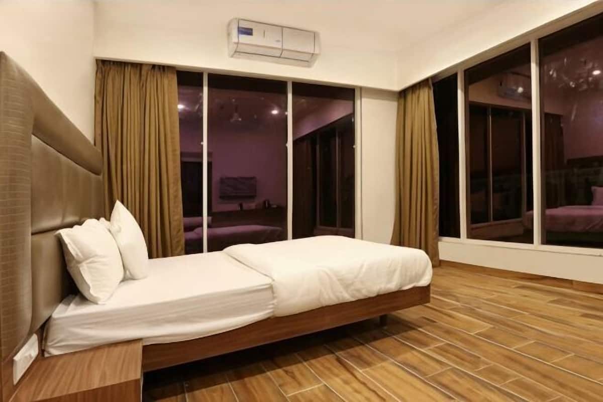 Edredons de pluma, Wi-Fi de cortesia, roupa de cama