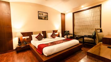 Deluxe Room | Laptop workspace, free WiFi, bed sheets