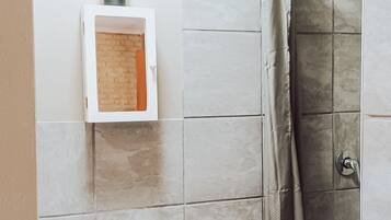 ํจ๋ฐ๋ฆฌ ์ฟผ๋๋ฃธ, ์นจ์ค 1๊ฐ | ์์ค | ์ค์๊ธฐ/์์กฐ ๊ฒฐํฉ, ํ์