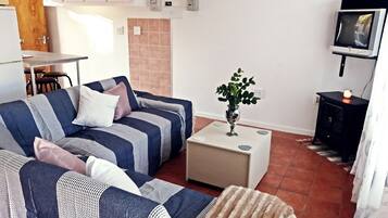 Comfort Apartment, 2 Bedrooms | Living area | TV
