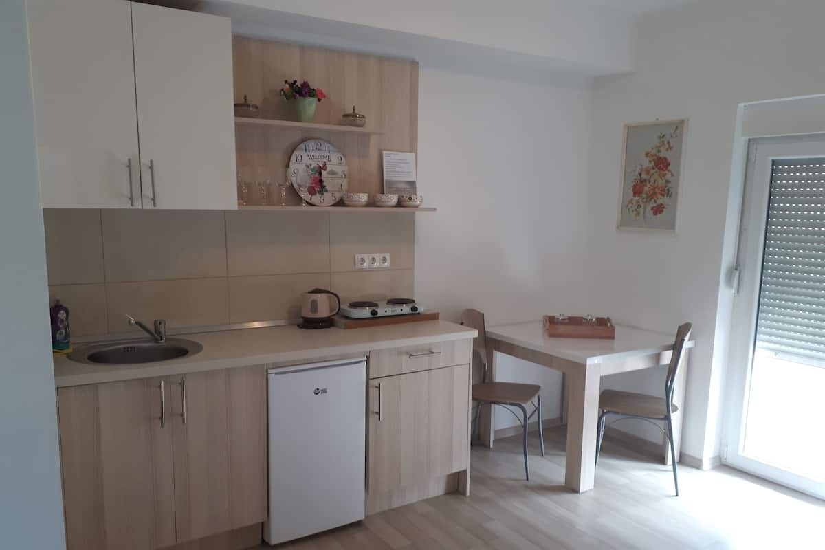 Deluxe Studio (1) | Private kitchen