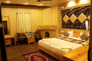Honeymoon Room - Ark Resorts (Pipariya)