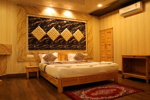 Honeymoon Room - Ark Resorts (Pipariya)