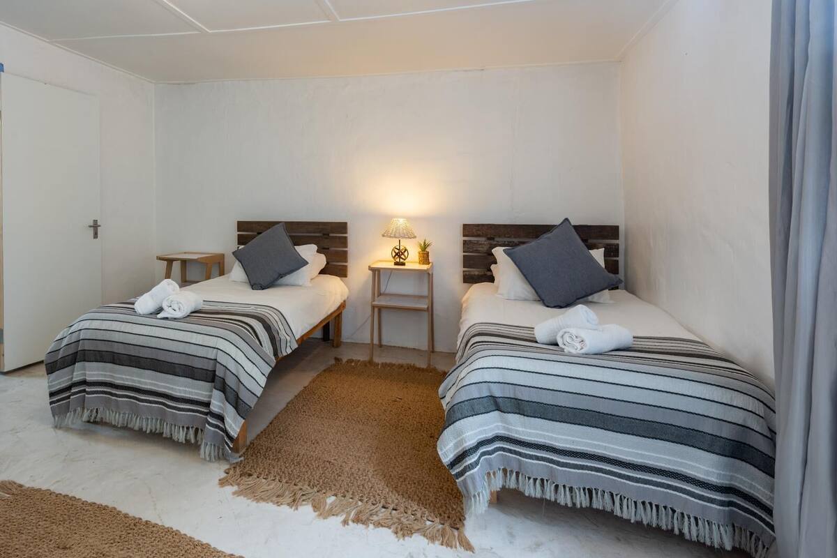 Classic Double or Twin Room | WiFi (free), bed sheets