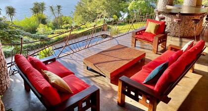 Tinkers Lakeside Lodge