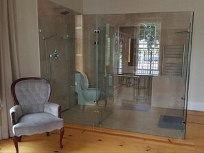 Dusche im Bad