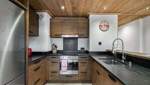 Unclassified image, 4 of 15, button - Lovely apartment in Courchevel Le Praz, close to slopes, with parking and wifi (Courchevel)