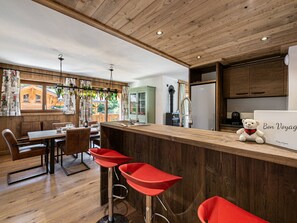 Dining - Lovely apartment in Courchevel Le Praz, close to slopes, with parking and wifi (Courchevel)