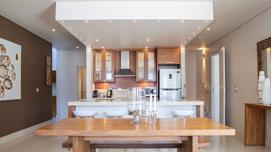 Marine Square Luxury Suites