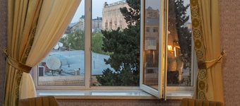 Center Hotel Baku