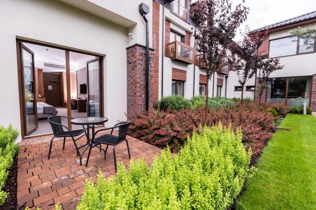 deluxe triple room | terrace/patio