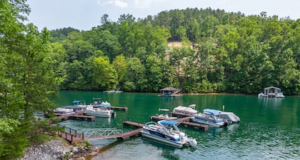 Lakefront Lake Keowee home, private swim deck, boat slip, minutes from Clemson.