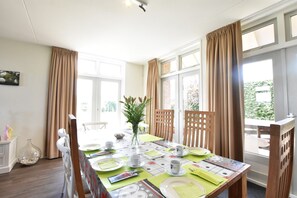 House | Dining - Holiday Home Near Bruges and Cadzand (Eede)