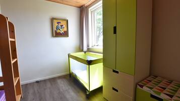 House | 4 bilik tidur, cadar katil