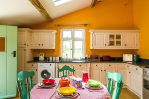 Appartement | Cuisine privée | Réfrigérateur, micro-ondes, four, plaque de cuisson