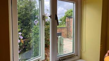 Apartment | 1 bedroom, free WiFi, bed sheets