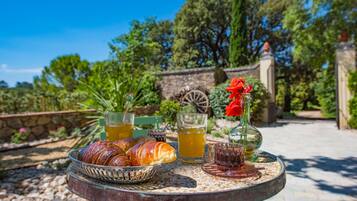 Petit déjeuner continental compris tous les jours