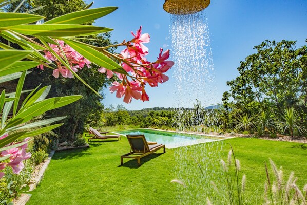 Suite (Syrah) | Vistas al jardín