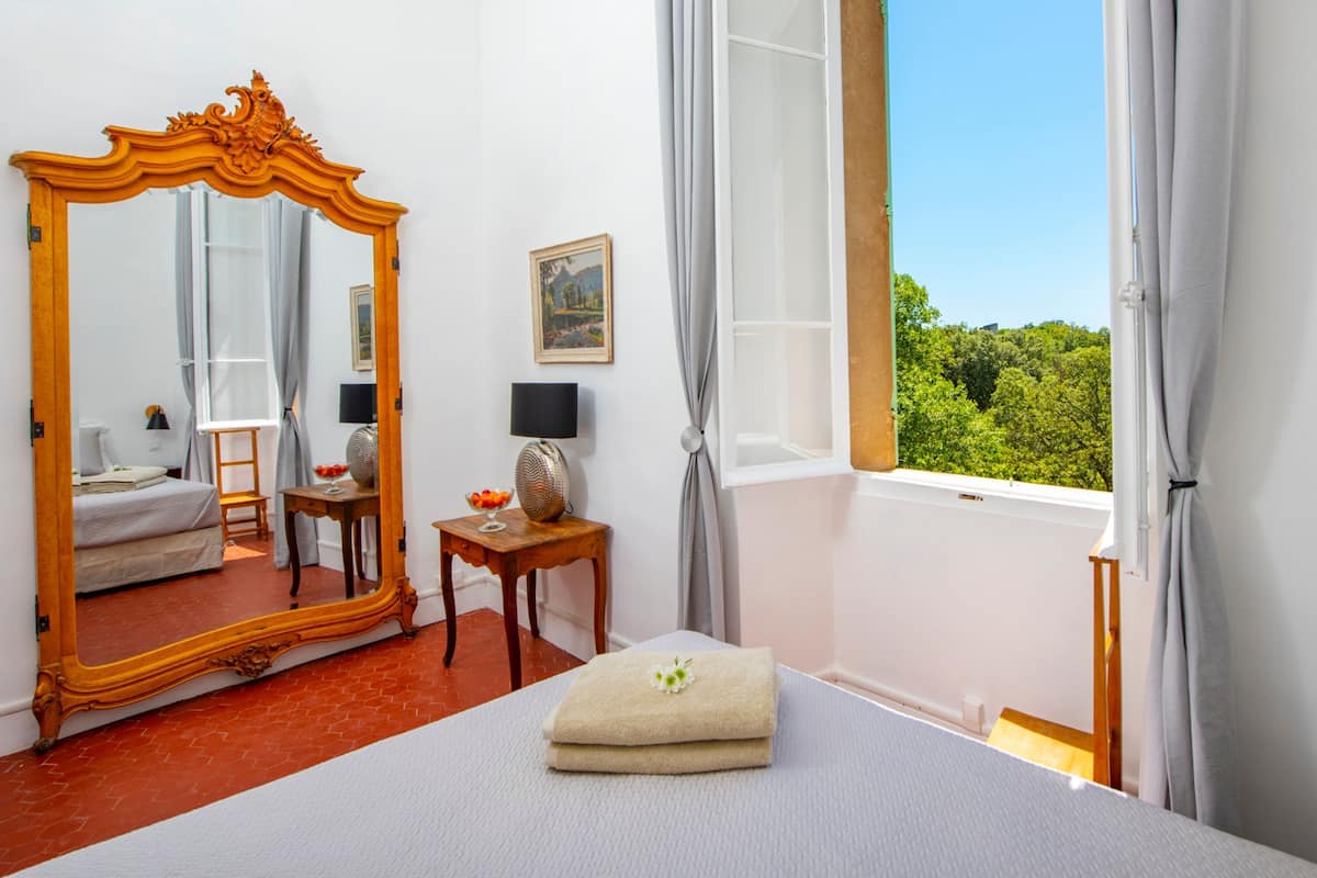 Suite panorámica (Sémillon) | 1 habitación, sábanas de algodón egipcio y ropa de cama de alta calidad 