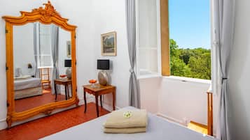 Panoramic Suite (Sémillon) | 1 bedroom, Egyptian cotton sheets, premium bedding, Select Comfort beds