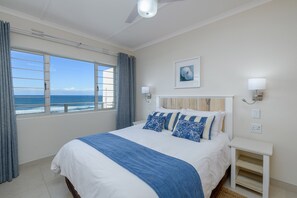 Two Bedroom Apartment | In-room safe, laptop workspace, bed sheets - Illovo Beach Club (Kingsburgh)