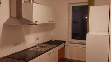 Fridge, dishwasher