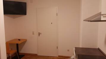 Fridge, dishwasher