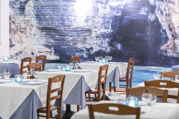 Buffet déjeuner gratuit tous les jours