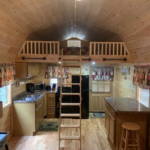 Fridge, microwave, oven, stovetop - MONTHLY rental Cottage just 1 min from Gatlinburg (Gatlinburg)