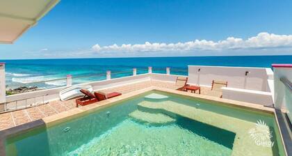 Casa Perla Suite 3 : Oceanfront Studio with Rooftop Dipping Pool