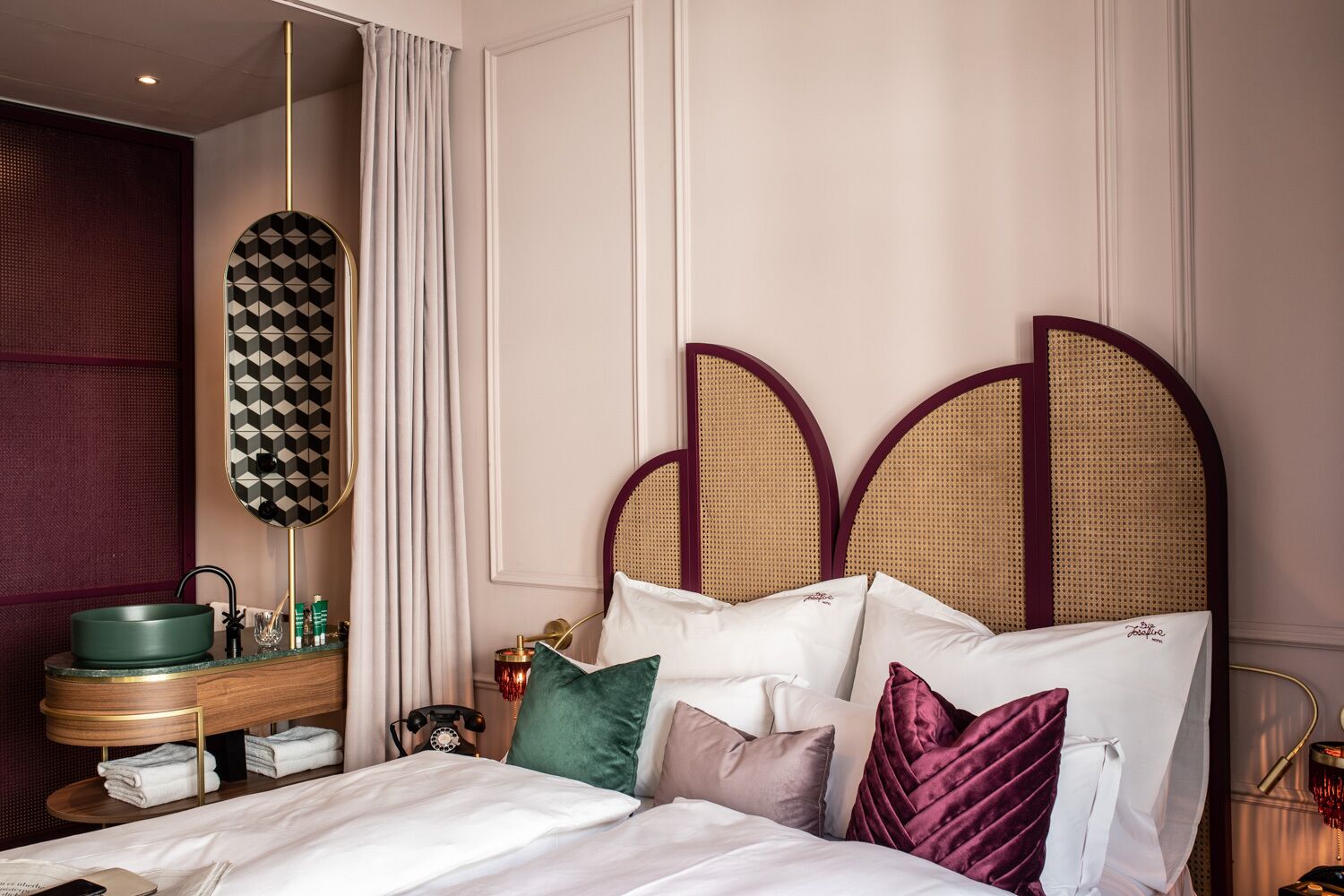 Josefine Historique - Double Room with Balcony or Art Deco Stained Glass Windows | Down duvets, in-room safe, iron/ironing board, free WiFi