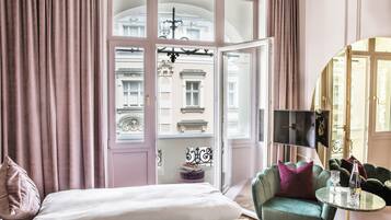 Down duvets, in-room safe, iron/ironing board, free WiFi