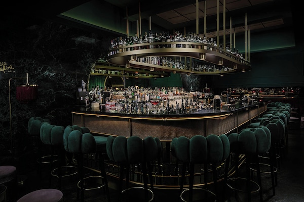 Bar (en la propiedad)