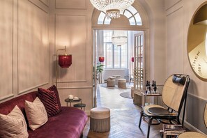 Lobby sitting area - Eurostars Josefine (Vienna)