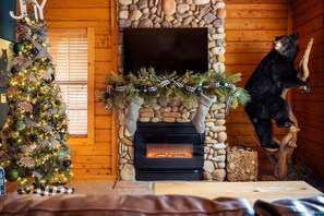 Interior - Cozy-up in a Cabin for Two! Fireplace, Whirlpool Tub & Private Balcony (Branson)