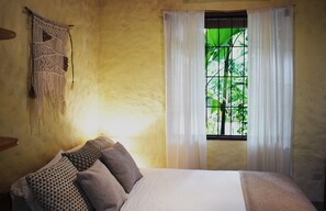 Coffres-forts dans les chambres, Wi-Fi, draps fournis