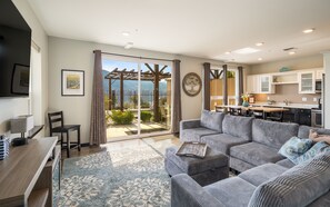 Smart TV, fireplace, DVD player