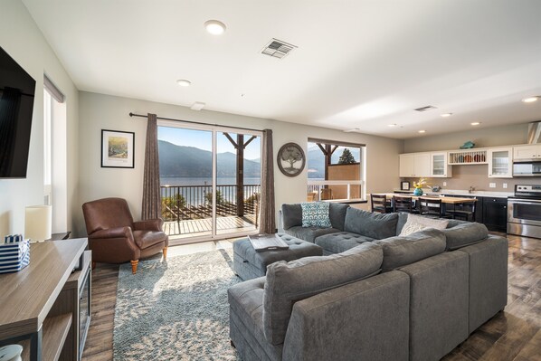 Smart TV, fireplace, DVD player
