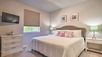 3 bedrooms, iron/ironing board, travel crib, free WiFi