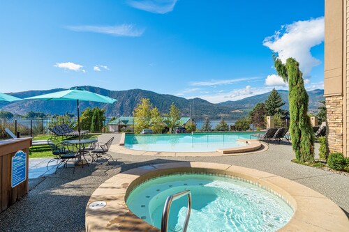 Penthouse-Stunning Views-Pool, Hot Tub