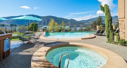 Penthouse-Stunning Views-Pool, Hot Tub