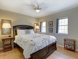 2 bedrooms, iron/ironing board, free WiFi, bed sheets