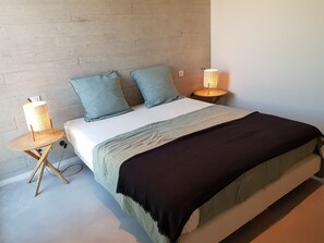 4 Schlafzimmer, Bügeleisen/Bügelbrett, Reisekinderbett, WLAN