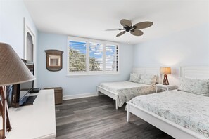 2 bedrooms, iron/ironing board, Internet, bed sheets